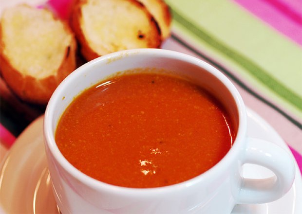Fotografia przedstawiająca hot sok pomidorowy