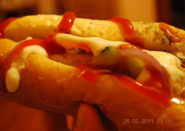 Fotografia przedstawiająca hot-dog