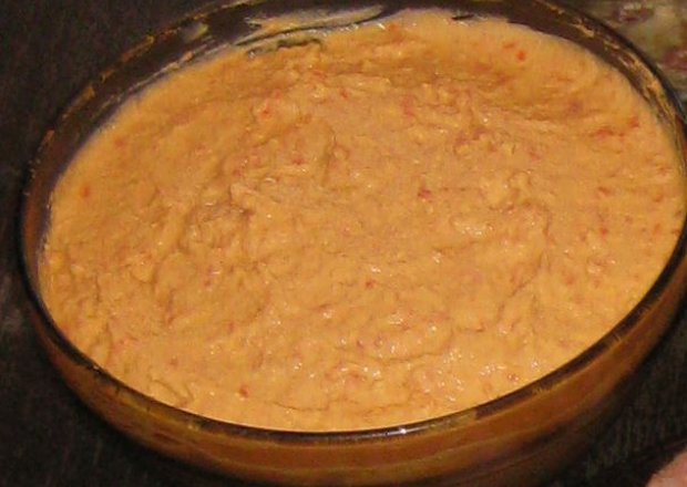 Fotografia przedstawiająca Hummus - pasta z ciecierzycy