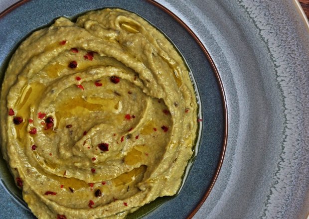 Fotografia przedstawiająca Hummus z awokado