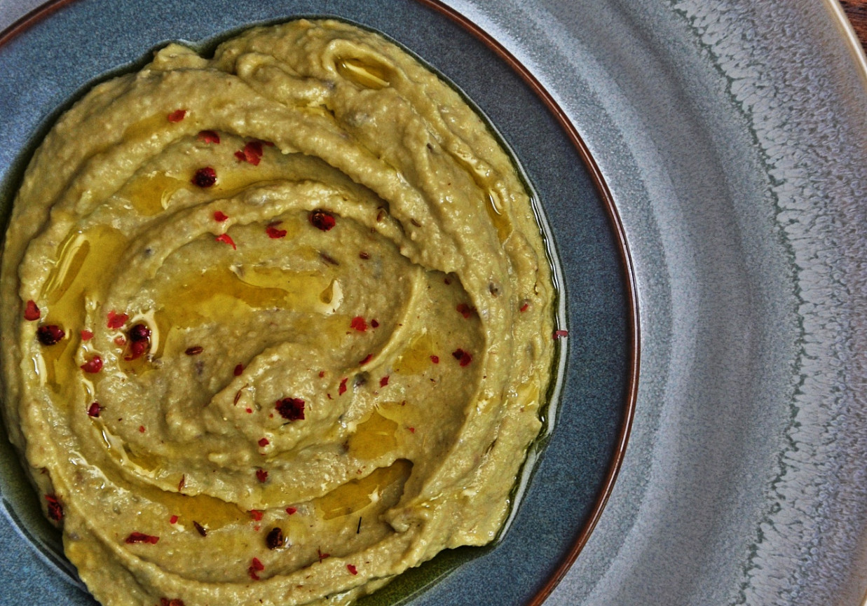 Hummus z awokado foto
