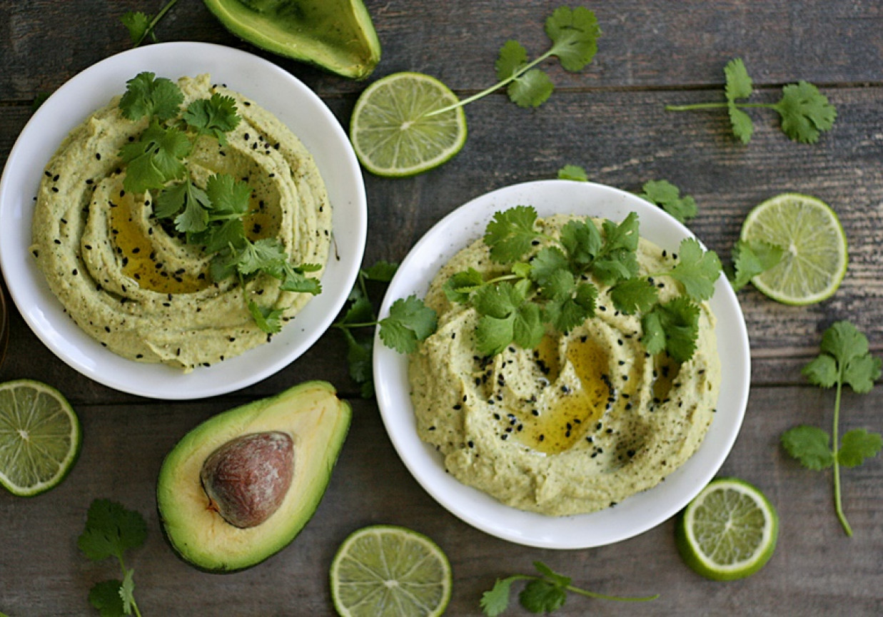 Hummus z awokado foto