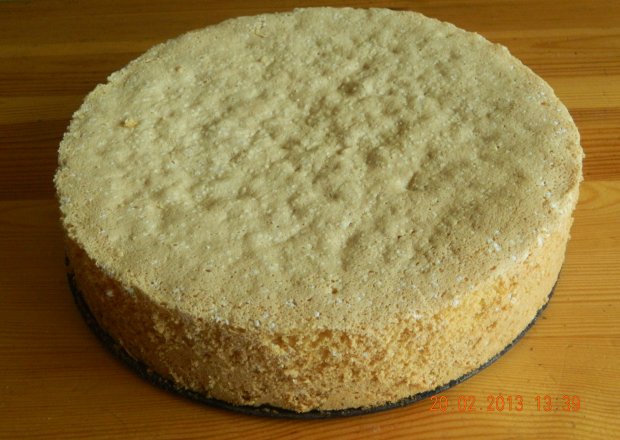 Fotografia przedstawiająca Idealna wkładka biszkoptowa do torta