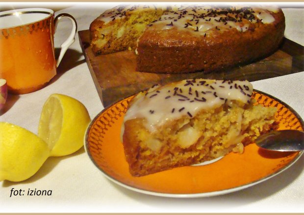 Fotografia przedstawiająca Imbirowo-miodowe ciasto
