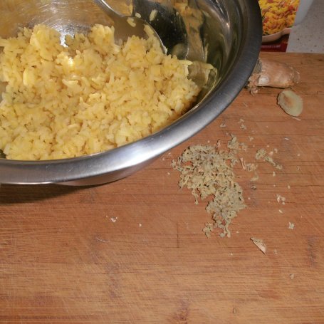 Krok 1 - Indyjska sałatka z ryżem imbirem i ananasem foto