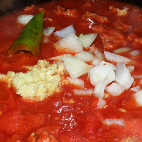 Krok 4 - Indyk mielony w sosie pomidorowym z kalafiorem foto