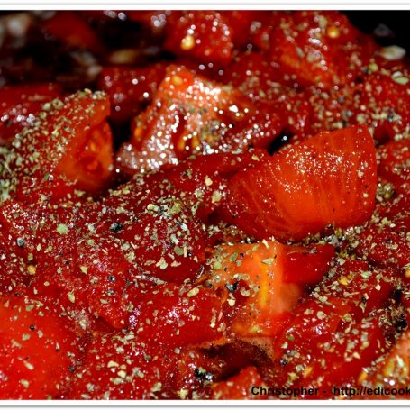 Krok 6 - Indyk w majeranku na pomidorach. foto