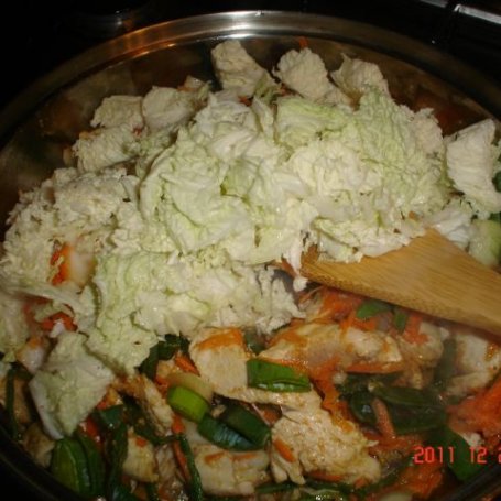 Krok 3 - Indyk zapiekany z warzywami podany z rukolą i ryżem foto