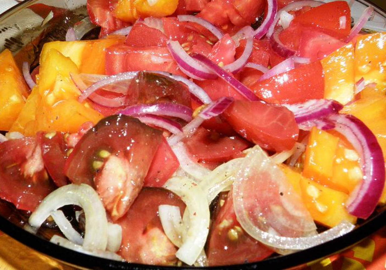 Insalata di pomodori colorati foto