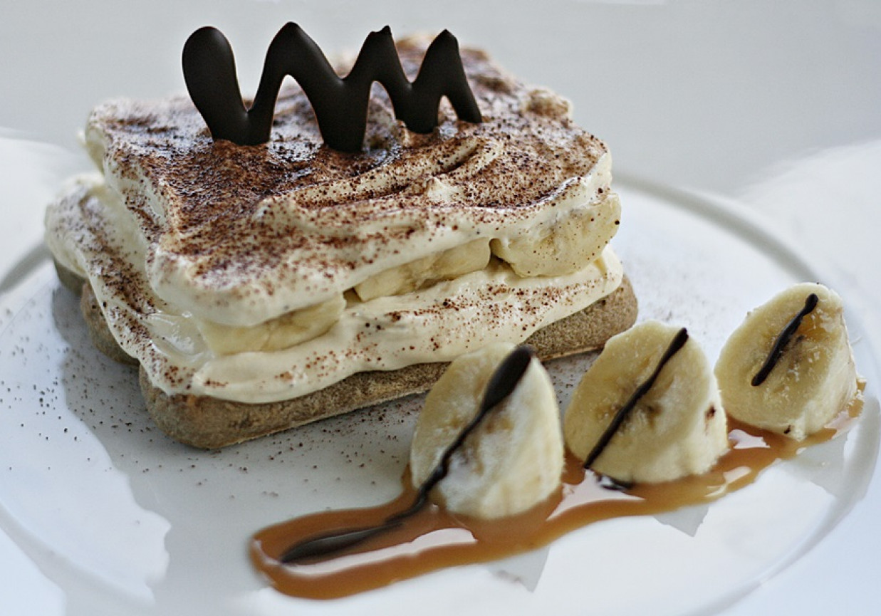 Irish cream tiramisu z bananami foto