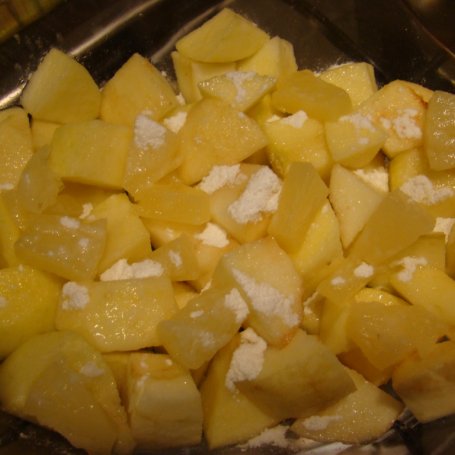 Krok 4 - Jabłka i ananasy pod pierzynką z kruszonki foto