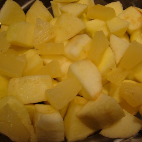 Krok 3 - Jabłka i ananasy pod pierzynką z kruszonki foto