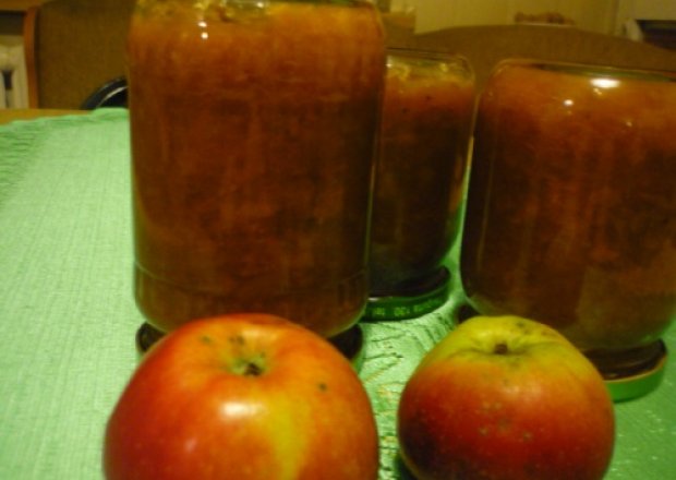 Fotografia przedstawiająca jabłka krótko przesmażone