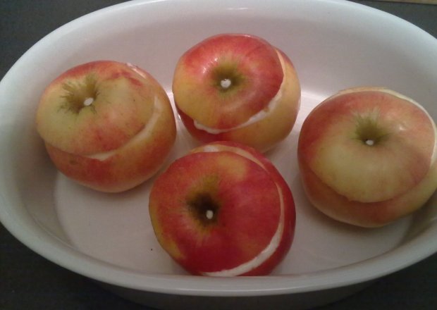 Fotografia przedstawiająca Jabłka nadziewane na słodko