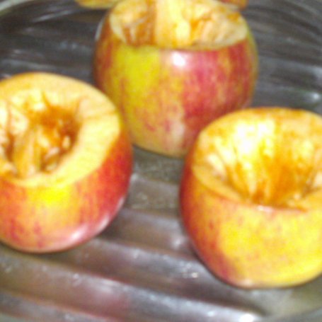 Krok 3 - jabłka pieczone z kaszanką... foto