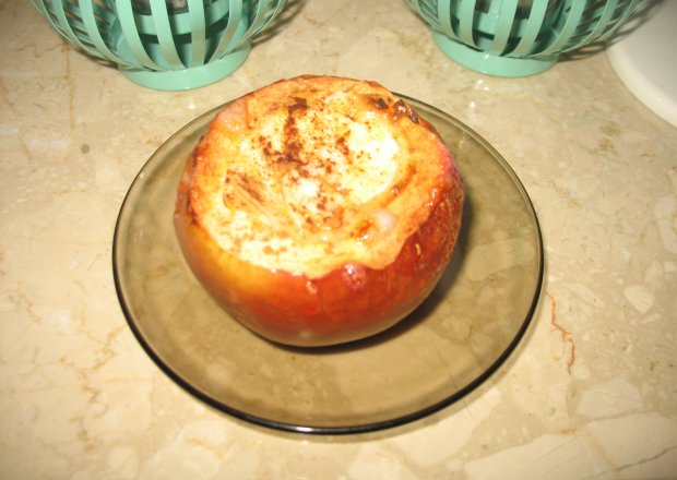 Fotografia przedstawiająca Jabłka pieczone z serkiem mascarpone