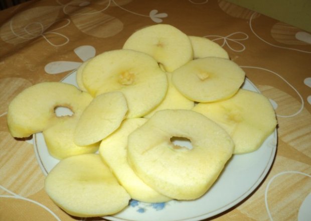 Fotografia przedstawiająca Jabłka w naleśniku