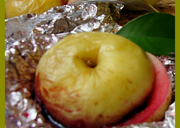 Fotografia przedstawiająca Jabłka z grilla