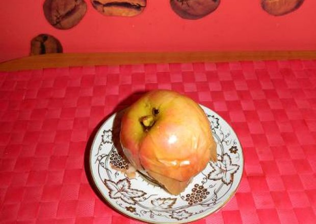 Fotografia przedstawiająca Jabłko gotowane w winie.