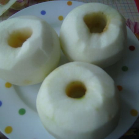 Krok 2 - Jabłko w koszulce z ciasta kruchego foto