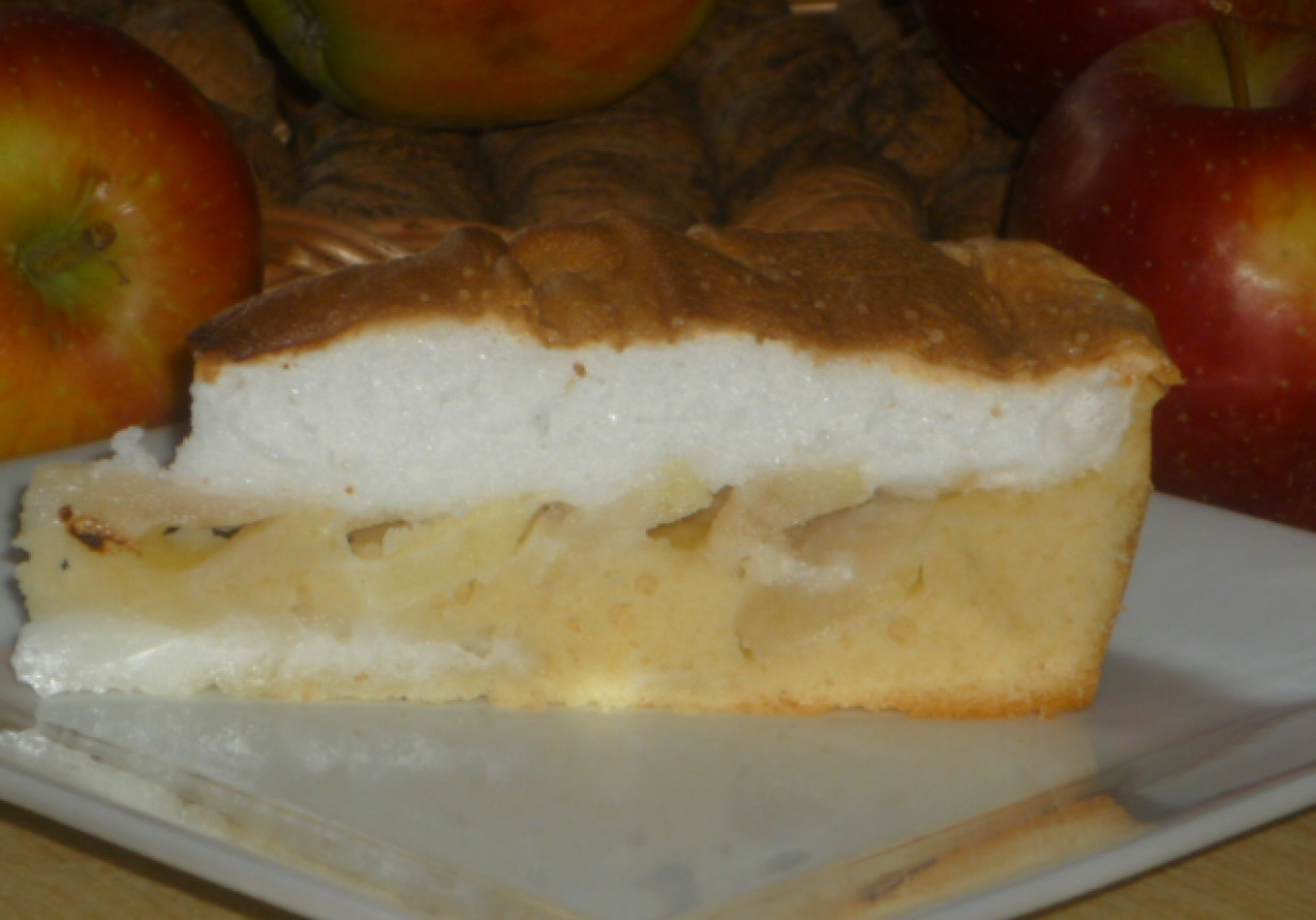 Jabłkowa tarta pod bezowa pierzynką foto