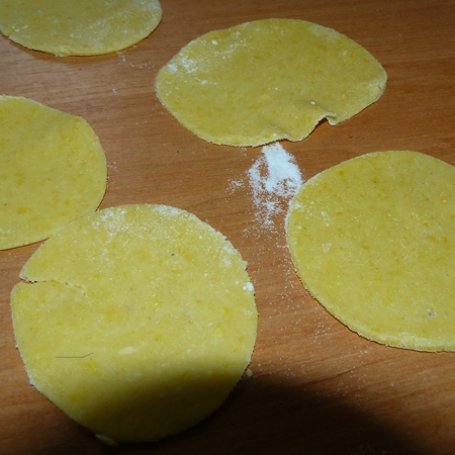 Krok 1 - " Jabłkowe pierożki z cynamonem " foto