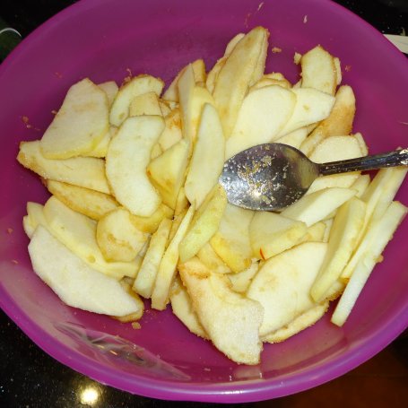 Krok 3 - Jabłkowo – imbirowy drożdżowiec z masą serowo – cynamonową foto