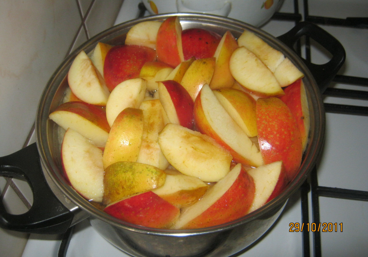 Jabłkowy kompot z goździkami foto