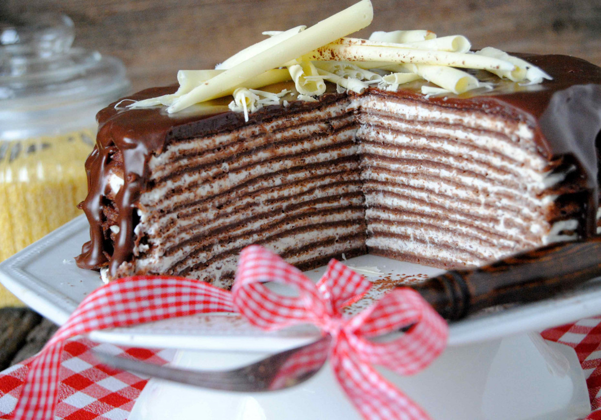 Jaglano- czekoladowy tort naleśnikowy foto
