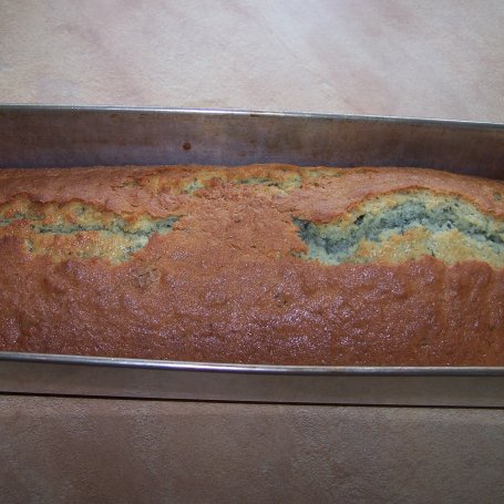 Krok 6 - Jagodowa babka, czyli z keksówki smaczne ciasto :) foto