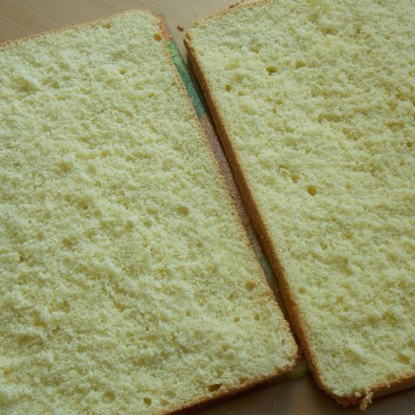 Krok 1 - Jagodowy sernik w biszkopcie foto