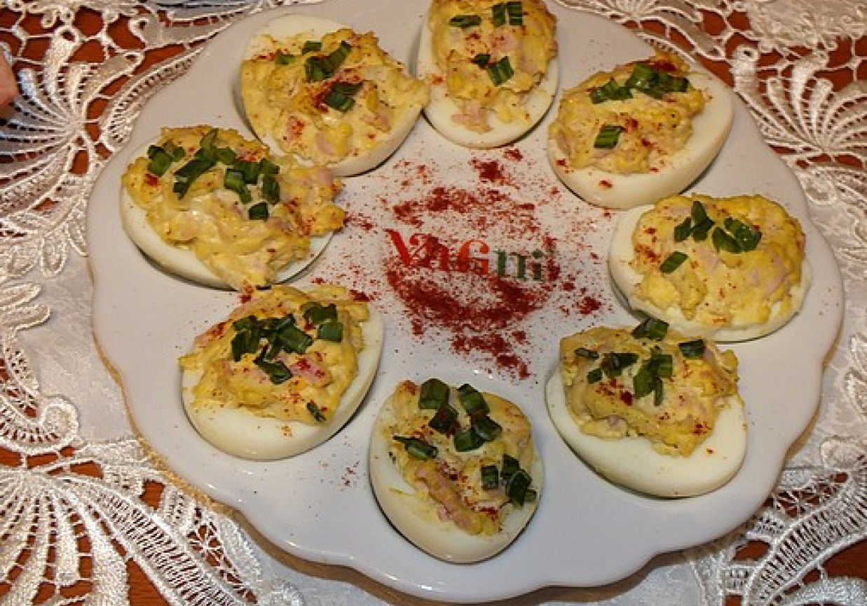 Jaja faszerowane z szynką foto