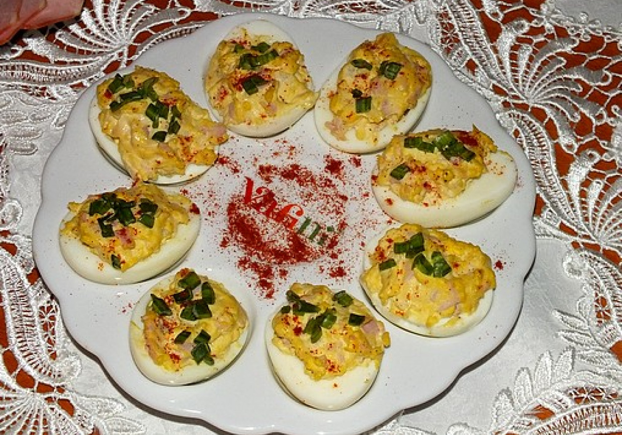 Jaja faszerowane z szynką foto