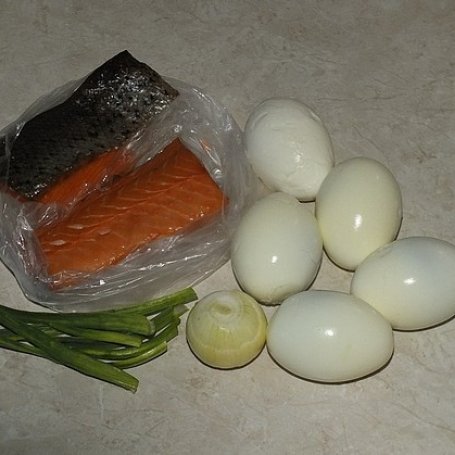 Krok 1 - Jaja faszerowane z wędzonym łososiem foto