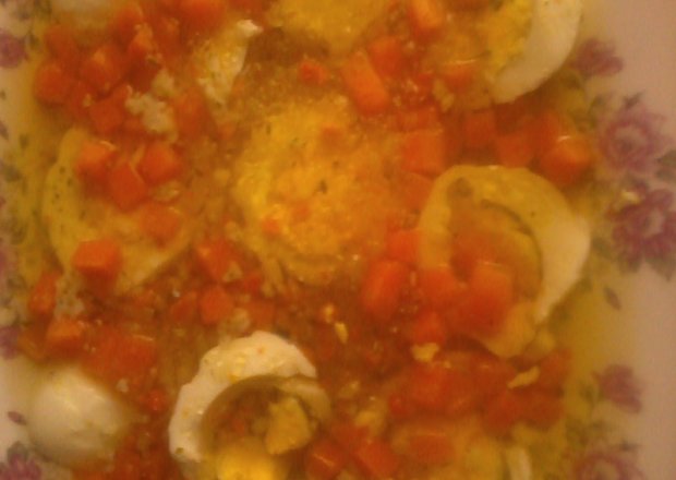 Fotografia przedstawiająca Jaja i warzywa w galarecie