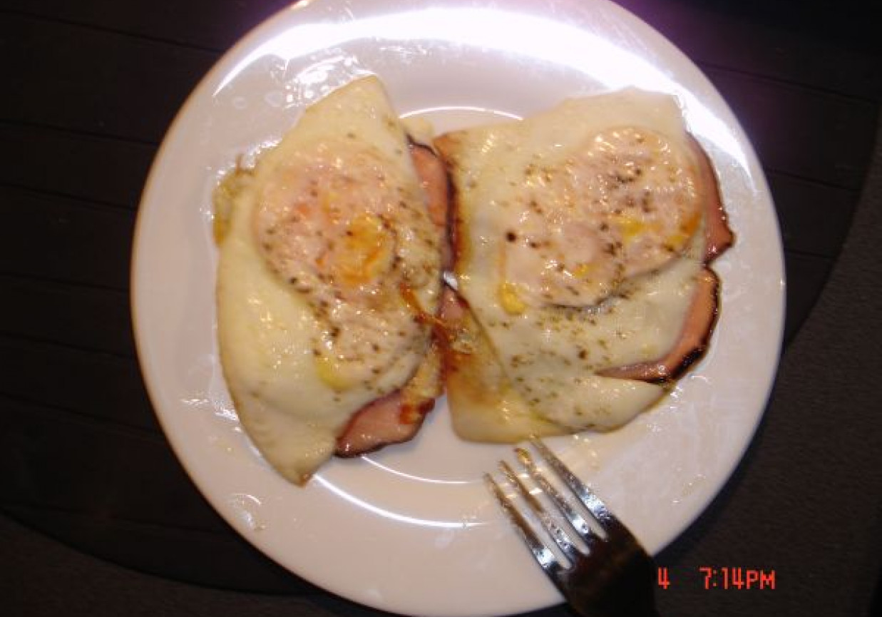 Jaja na szynce parmeńskiej foto