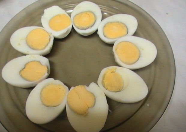 Fotografia przedstawiająca jaja w majonezie