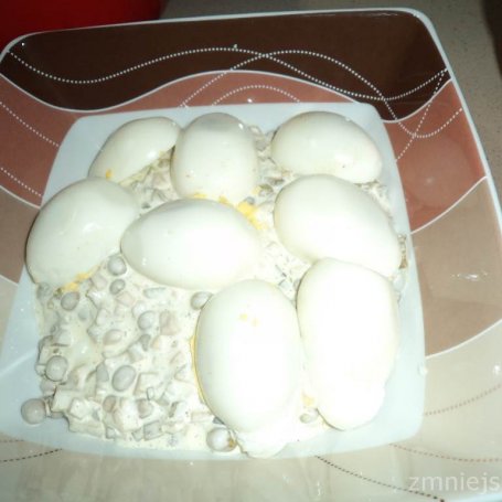 Krok 3 - Jaja w sosie majonezowo- jogurtowym foto