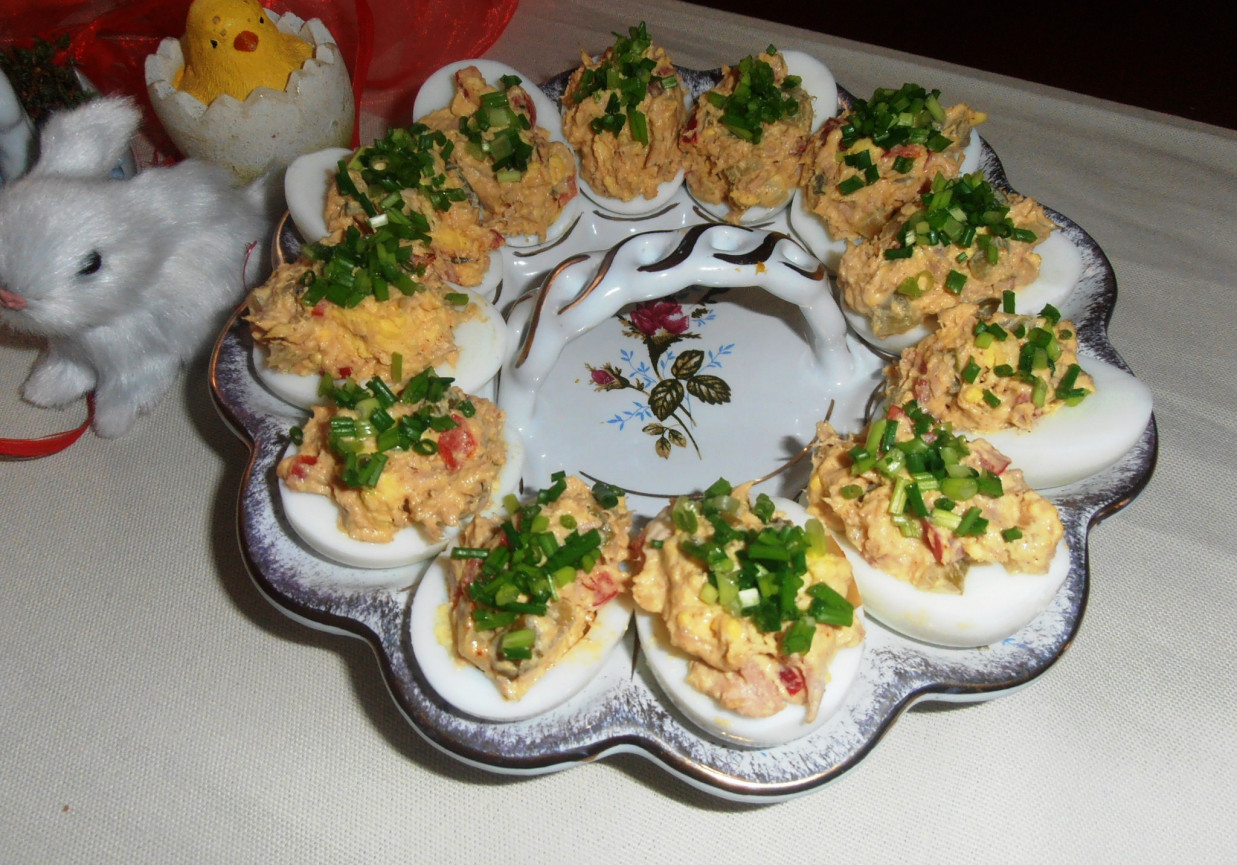 jajeczka nadziewane tuńczykiem i szczypiorkiem foto
