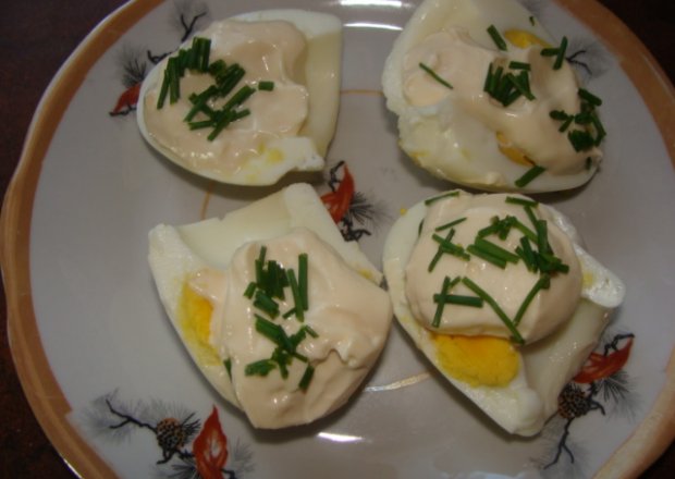 Fotografia przedstawiająca jajeczka wiosenne