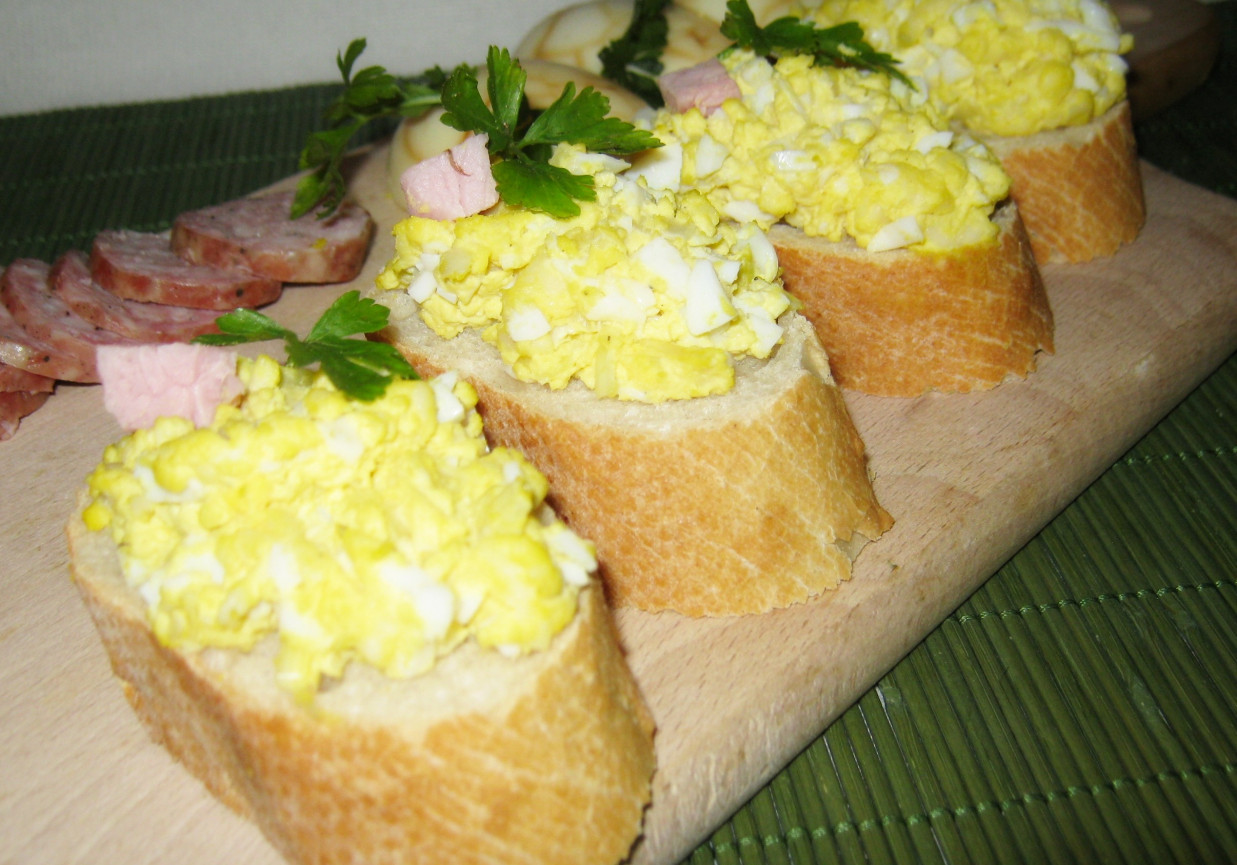 Jajeczna pasta na kanapki foto