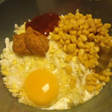 Krok 2 - Jajeczne kotleciki z dodatkiem kukurydzy i słonecznika :) foto