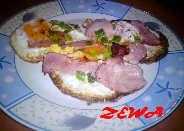 Fotografia przedstawiająca Jajeczne śniadanko