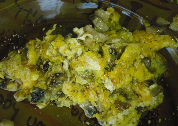 Fotografia przedstawiająca Jajecznia z żółtek z nutką pieczarkową