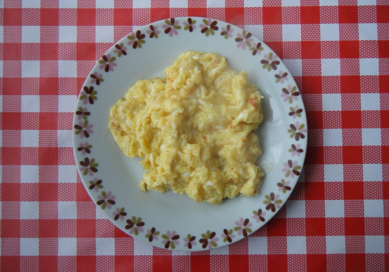 Jajecznica na maśle z wegetą foto
