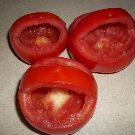 Krok 1 - Jajecznica  w pomidorowych koszyczkach foto