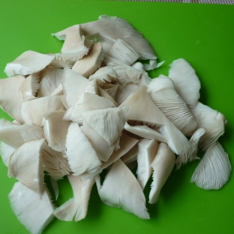 Krok 1 - Jajecznica z boczniakami foto