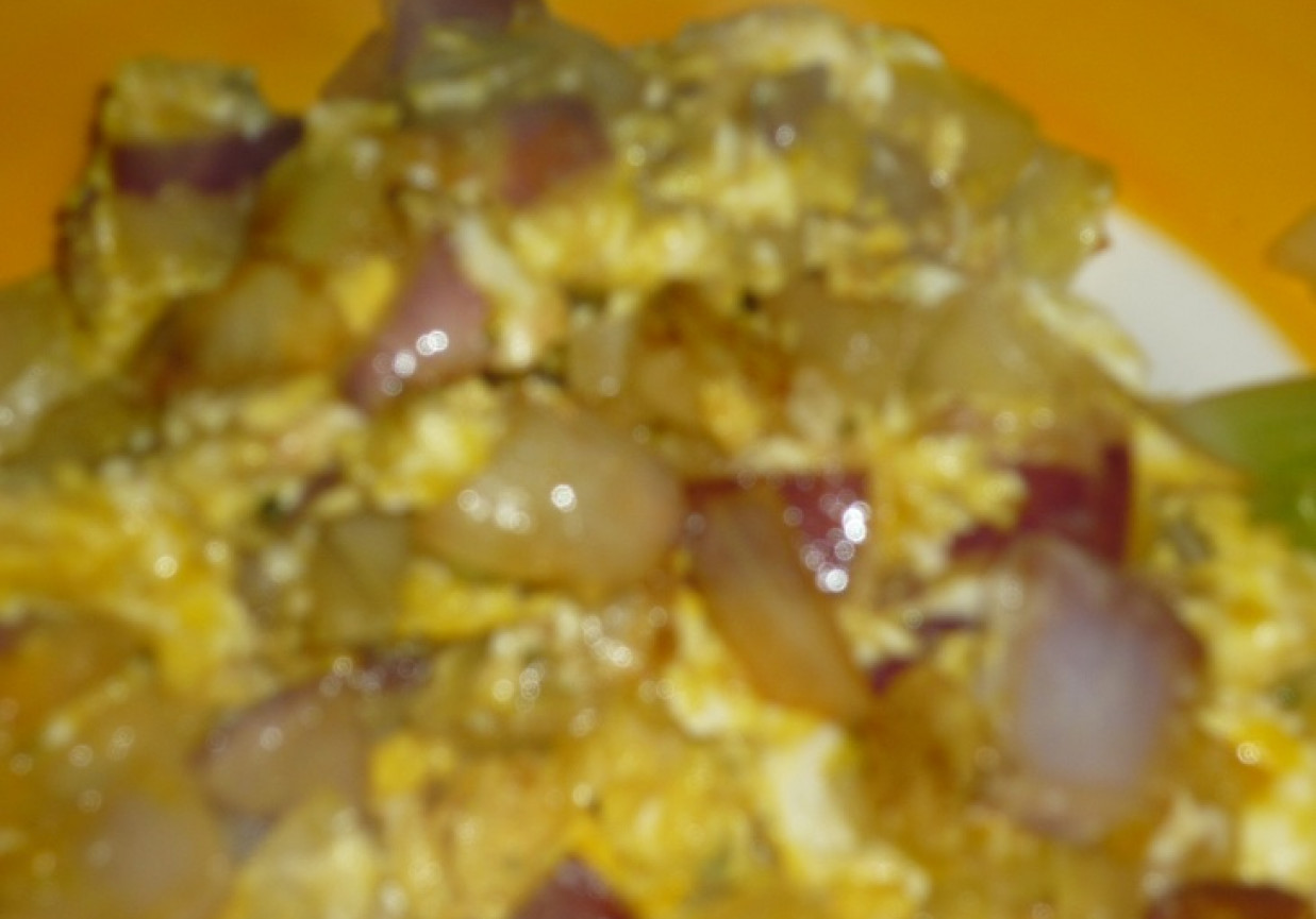 Jajecznica z cebulą foto