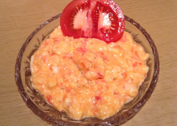 Fotografia przedstawiająca Jajecznica z pomidorami.