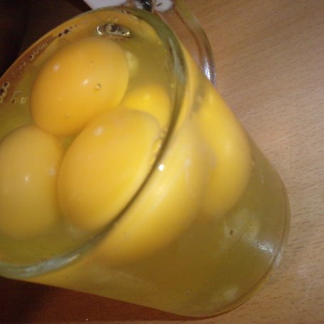 Krok 3 - Jajecznica ze szczypiorkiem i kolczakiem obłączastym foto